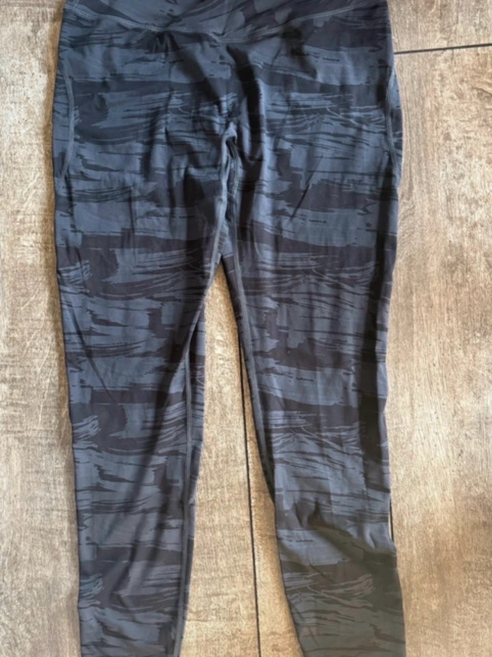Women’s Black Patterned Performance Leggings